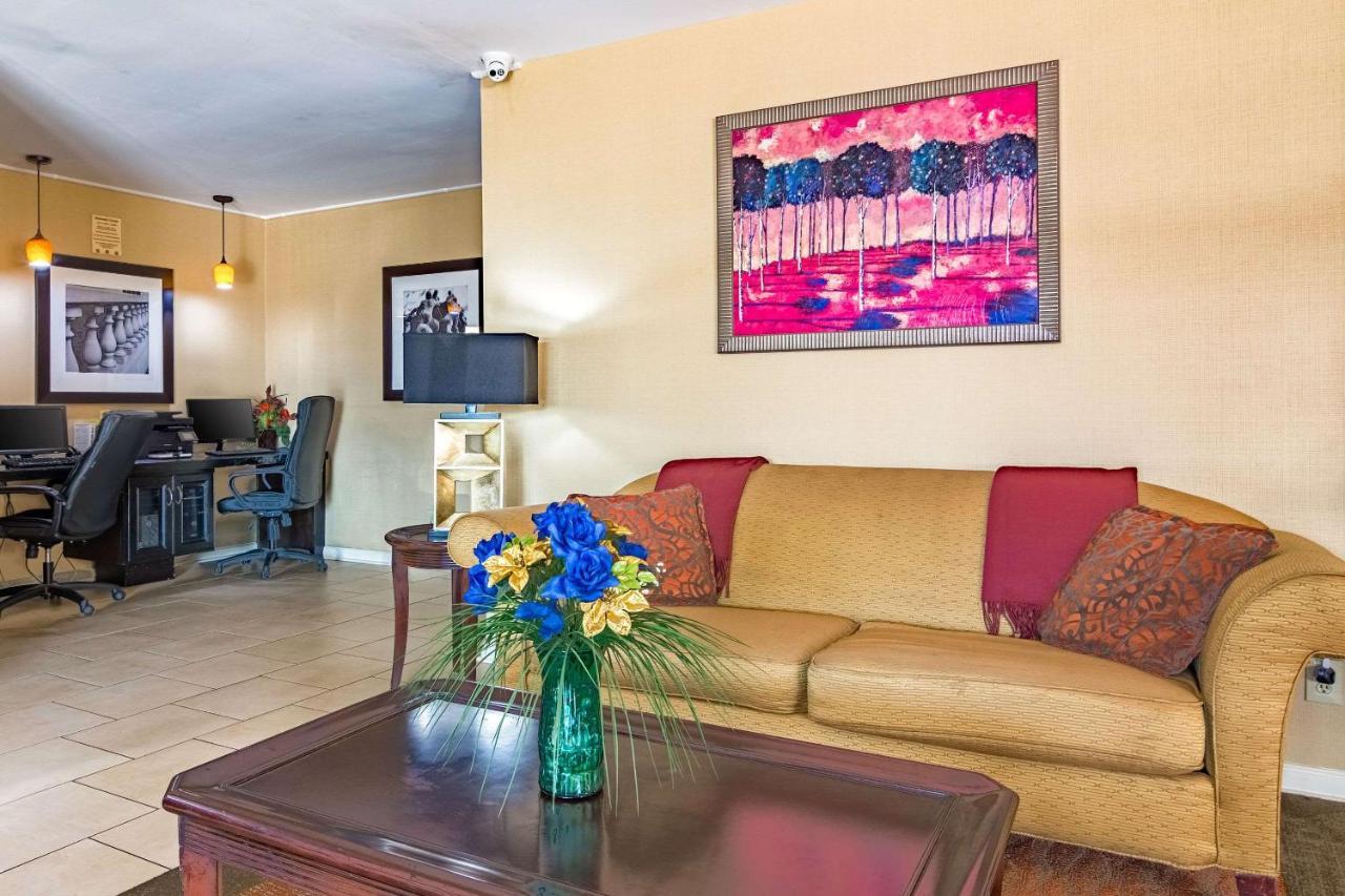 Quality Inn Columbus Near Fort Benning Buitenkant foto
